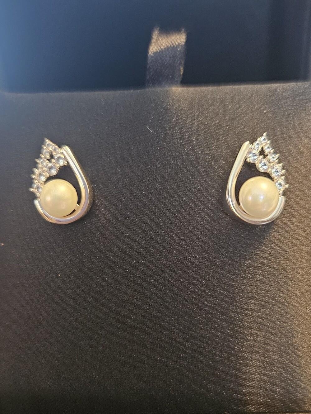 Doting Dew Inez Sterling Silver And Fresh Water Pearl Retail $450.